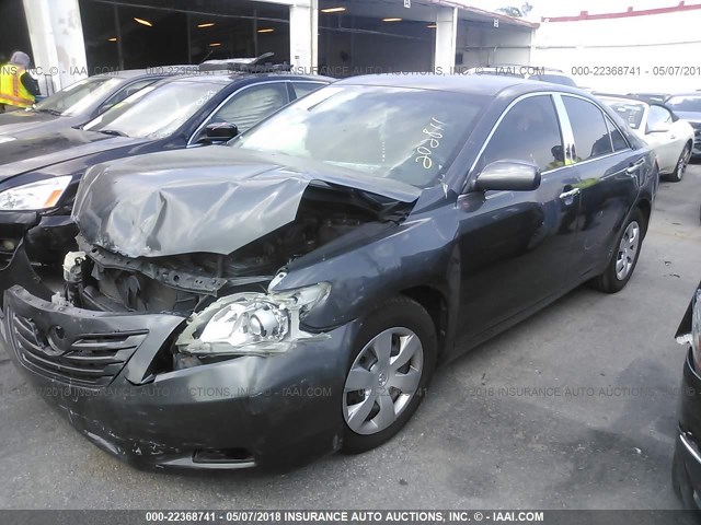 4T1BE46K18U202811 - 2008 TOYOTA CAMRY CE/LE/XLE/SE GRAY photo 2