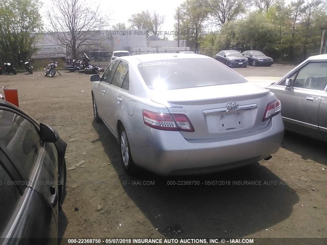 4T4BF3EK0AR005911 - 2010 TOYOTA CAMRY SE/LE/XLE 银色 照片 3