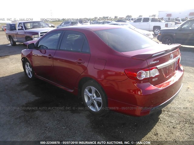 5YFBU4EE6DP105811 - 2013 TOYOTA COROLLA S/LE RED photo 3