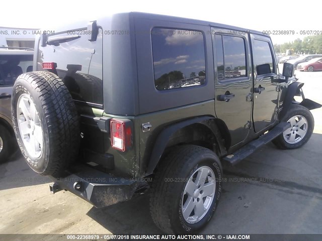 1J4GA59138L617854 - 2008 JEEP WRANGLER UNLIMITE SAHARA GREEN photo 4