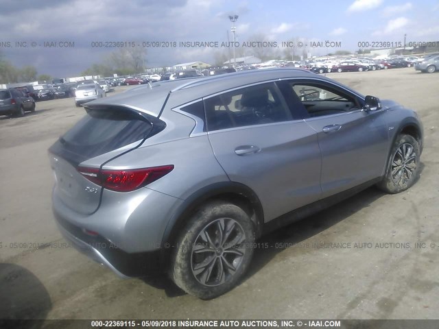 SJKCH5CR1HA017213 - 2017 INFINITI QX30 LUXURY/PREMIUM/SPORT SILVER photo 4