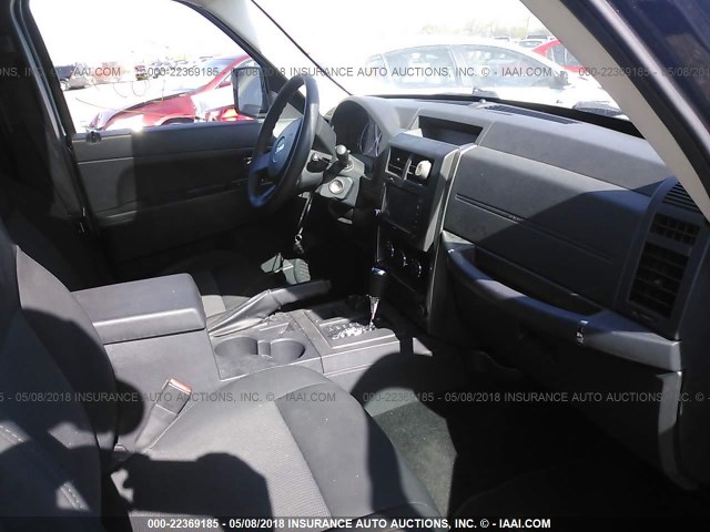 1J8GN28KX9W545482 - 2009 JEEP LIBERTY SPORT 黑色 照片 5