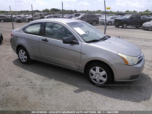 1FAHP32NX8W176576 - 2008 FORD FOCUS S/SE BEIGE photo 1