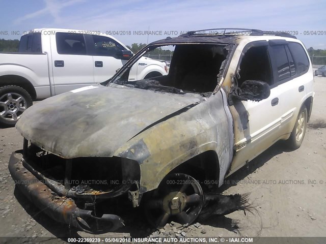 1GKDT13S752212387 - 2005 GMC ENVOY WHITE photo 2