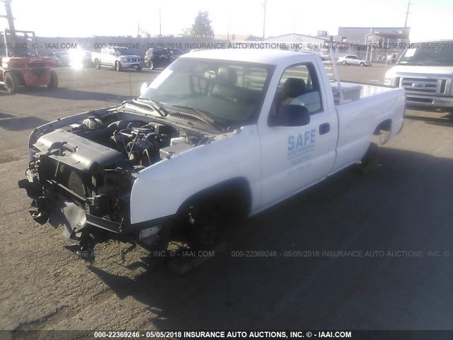 1GCEC14X17Z168830 - 2007 CHEVROLET SILVERADO C1500 CLASSIC WHITE photo 2