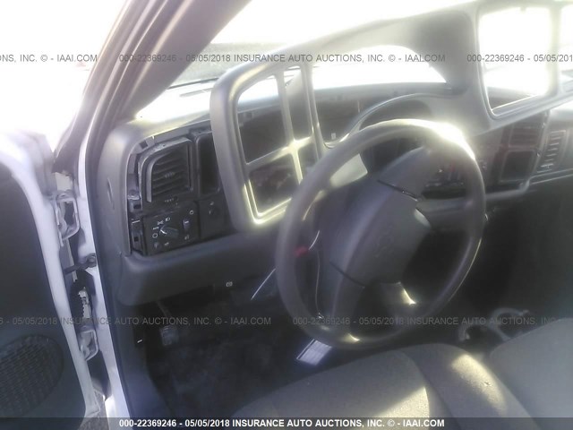 1GCEC14X17Z168830 - 2007 CHEVROLET SILVERADO C1500 CLASSIC WHITE photo 7