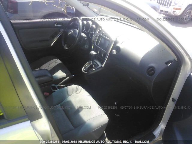 2T1LR32E94C171886 - 2004 TOYOTA COROLLA MATRIX XR SILVER photo 5