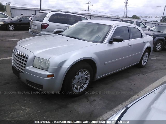 2C3JA43R05H584099 - 2005 CHRYSLER 300 SILVER photo 2