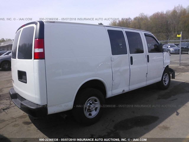 1GCWGFCF4F1265600 - 2015 CHEVROLET EXPRESS G2500  WHITE photo 4