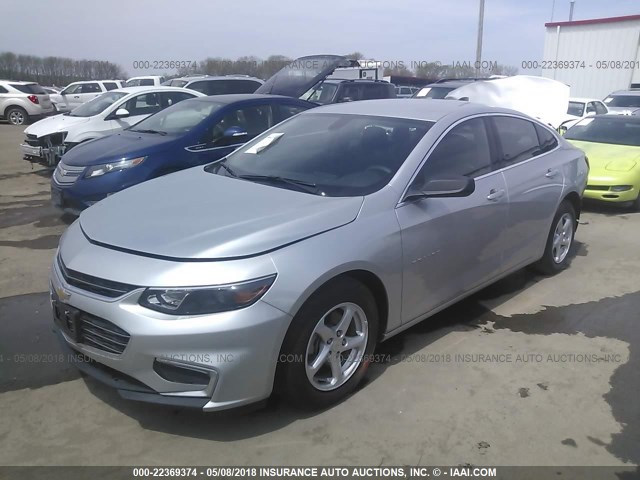 1G1ZB5ST5JF142633 - 2018 CHEVROLET MALIBU LS ვერცხლისფერი ფოტო 2