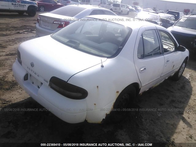 1N4BU31D1VC237849 - 1997 NISSAN ALTIMA XE/GXE/SE/GLE WHITE photo 4