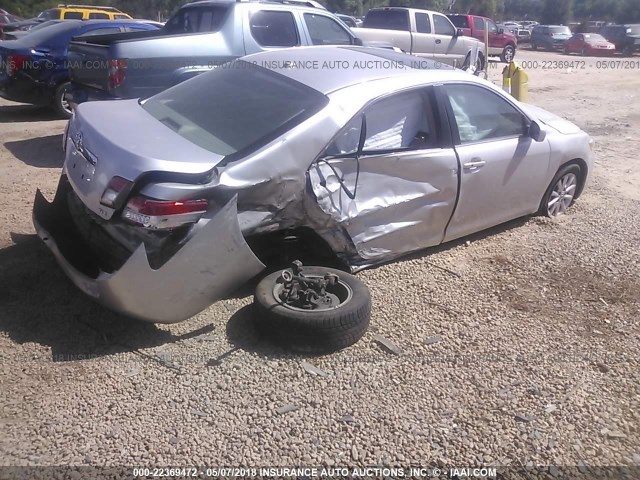 4T1BK3EK5BU627301 - 2011 TOYOTA CAMRY SE/LE/XLE ვერცხლისფერი ფოტო 4