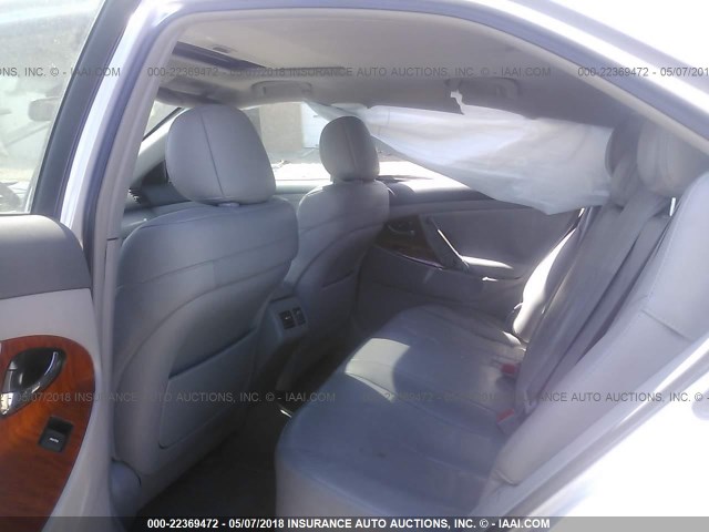 4T1BK3EK5BU627301 - 2011 TOYOTA CAMRY SE/LE/XLE ვერცხლისფერი ფოტო 8