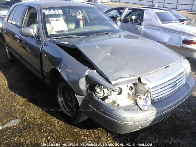 2FAFP74W7WX108306 - 1998 FORD CROWN VICTORIA LX GRAY photo 1