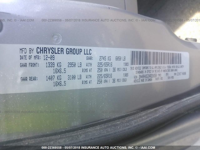 2A4RR4DE2AR220350 - 2010 CHRYSLER TOWN & COUNTRY LX SILVER photo 9