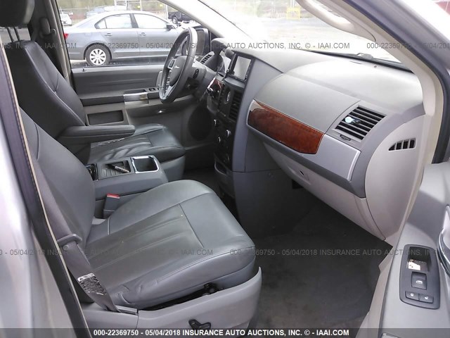 2A8HR54P98R132617 - 2008 CHRYSLER TOWN & COUNTRY TOURING GRAY photo 5