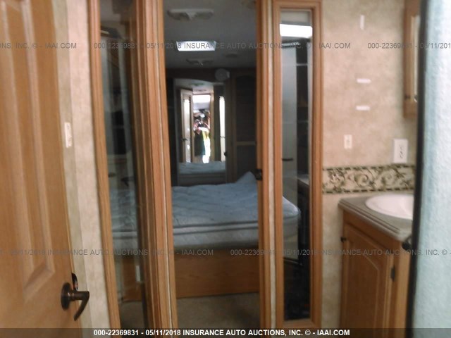 5SFGF35239E012522 - 2009 HEARTLAND BIGHORN  თეთრი ფოტო 5