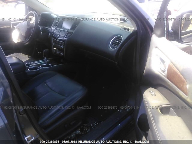 5N1AR2MM8EC645869 - 2014 NISSAN PATHFINDER S/SV/SL/PLATINUM 灰色 照片 5