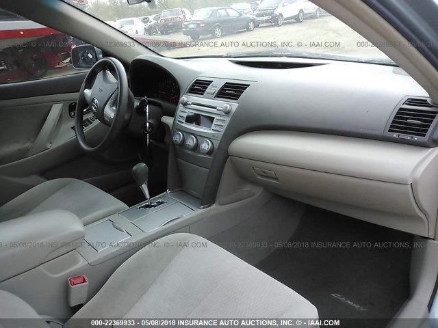 4T1BF3EK2BU648093 - 2011 TOYOTA CAMRY SE/LE/XLE GREEN photo 5