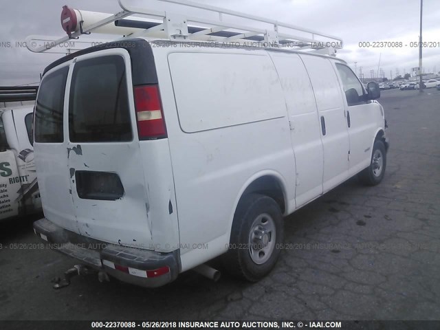 1GCGG25V761136817 - 2006 CHEVROLET EXPRESS G2500  WHITE photo 4