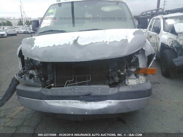 1GCGG25V761136817 - 2006 CHEVROLET EXPRESS G2500  WHITE photo 6