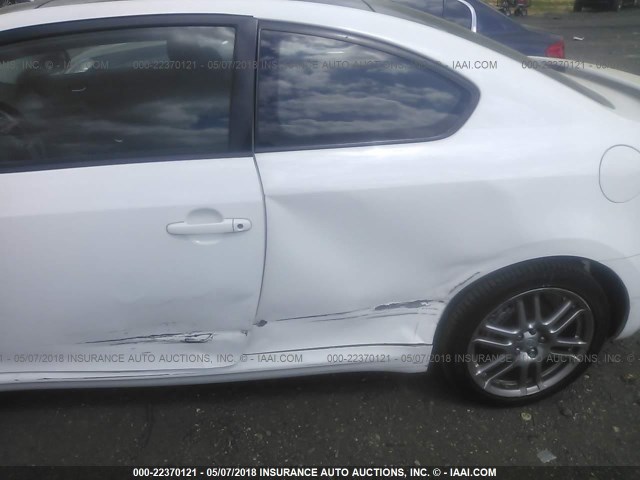 JTKDE177X70216856 - 2007 TOYOTA SCION TC 白色 照片 6