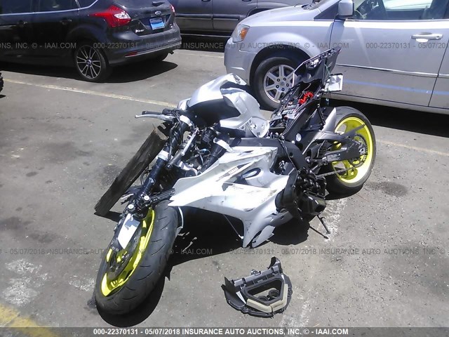 JYARJ28Y2HA000951 - 2017 YAMAHA YZFR6 C SILVER photo 2