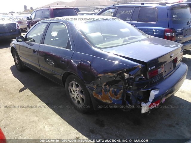 4T1BF22K0XU076625 - 1999 TOYOTA CAMRY LE/XLE BLUE photo 3