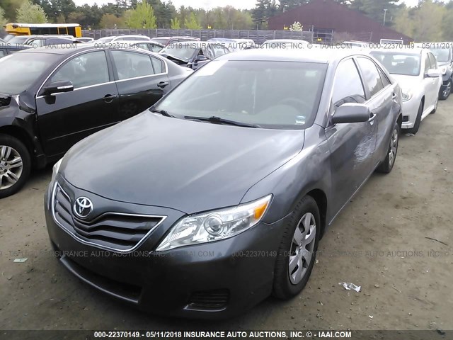 4T4BF3EK7AR065670 - 2010 TOYOTA CAMRY SE/LE/XLE GRAY photo 2