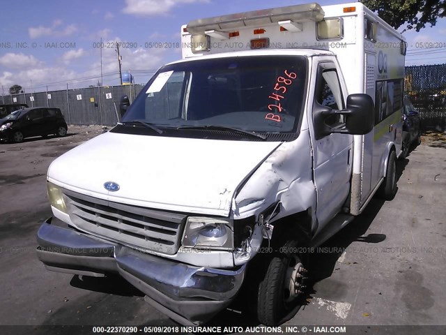 1FDJE30F9THB24586 - 1996 FORD E350 E350 CUTAWAY VAN WHITE photo 2