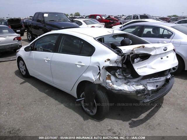 3KPFL4A70HE151699 - 2017 KIA FORTE LX/S WHITE photo 3