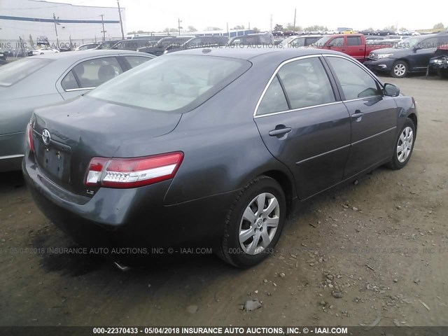 4T1BK3EKXBU624894 - 2011 TOYOTA CAMRY SE/LE/XLE GRAY photo 4
