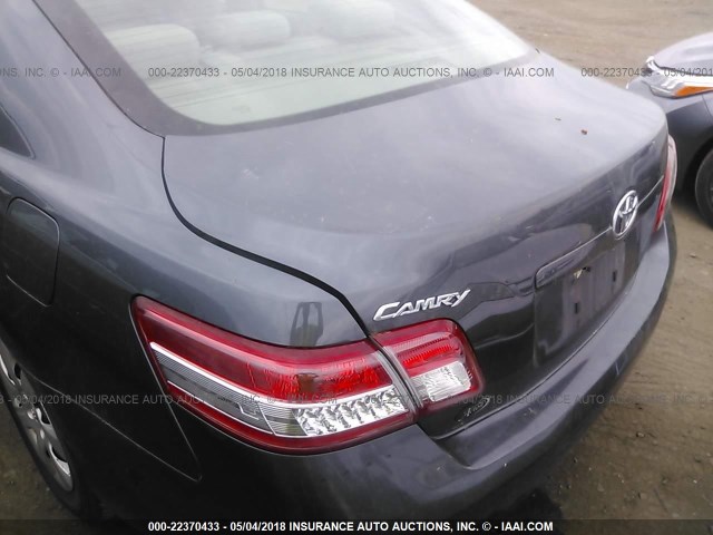 4T1BK3EKXBU624894 - 2011 TOYOTA CAMRY SE/LE/XLE GRAY photo 6