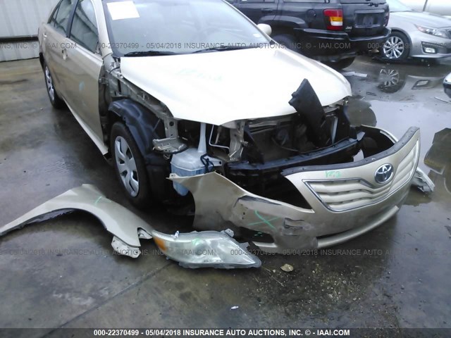 4T1BF3EK0BU218675 - 2011 TOYOTA CAMRY SE/LE/XLE 金色 照片 6