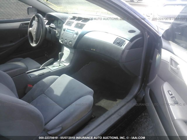 4T1CE38P05U519126 - 2005 TOYOTA CAMRY SOLARA SE/SLE შავი ფოტო 5