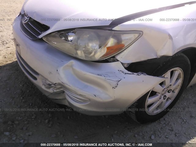 4T1BF30KX2U506758 - 2002 TOYOTA CAMRY LE/XLE/SE SILVER photo 6