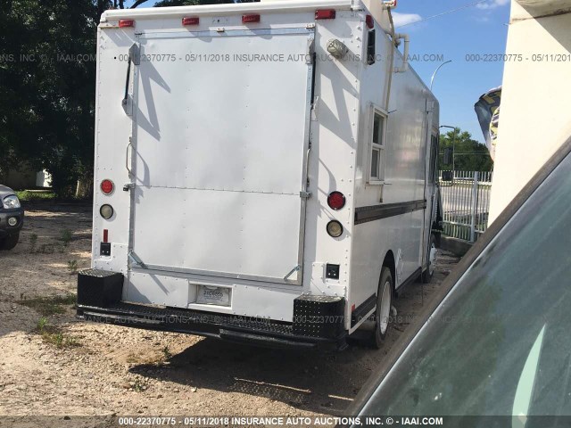 4UZA4FF46YCF81261 - 2000 FREIGHTLINER FOOD TRUCK M LINE WALK-IN VAN Unknown photo 4