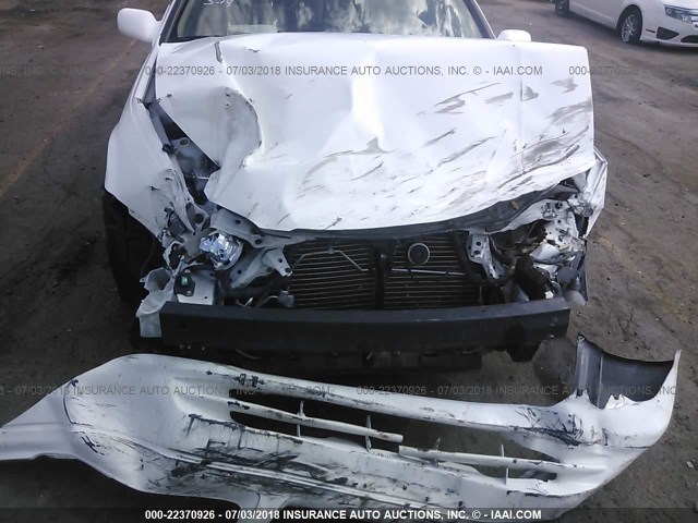 4T1BF28K41U972215 - 2001 TOYOTA CAMRY LE/XLE WHITE photo 6