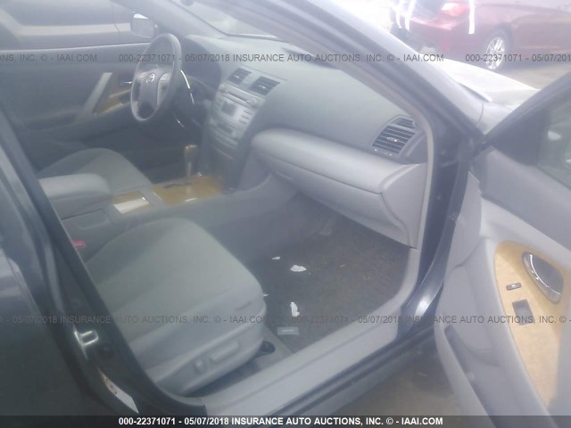 JTNBE46K073018397 - 2007 TOYOTA CAMRY NEW GENERAT CE/LE/XLE/SE GRAY photo 5