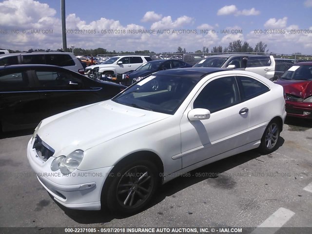 WDBRN47JX2A283971 - 2002 MERCEDES-BENZ C 230K SPORT COUPE WHITE photo 2