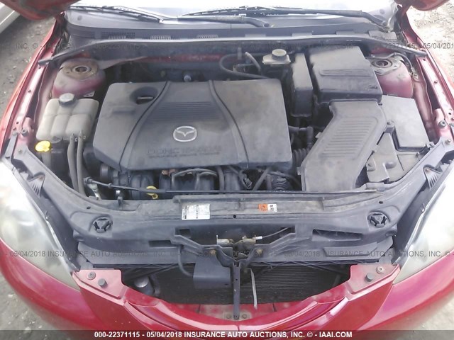 JM1BK343741172860 - 2004 MAZDA 3 HATCHBACK RED photo 10