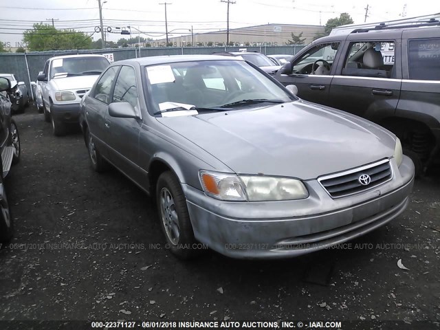 4T1BF22K5YU097469 - 2000 TOYOTA CAMRY LE/XLE GRAY photo 1