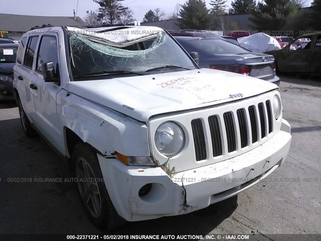 1J8FF28W58D669407 - 2008 JEEP PATRIOT SPORT WHITE photo 1