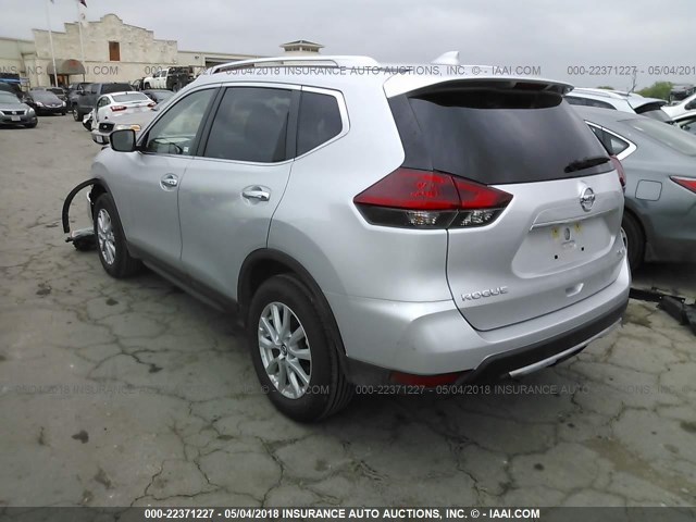 KNMAT2MV4JP528906 - 2018 NISSAN ROGUE S/SV SILVER photo 3