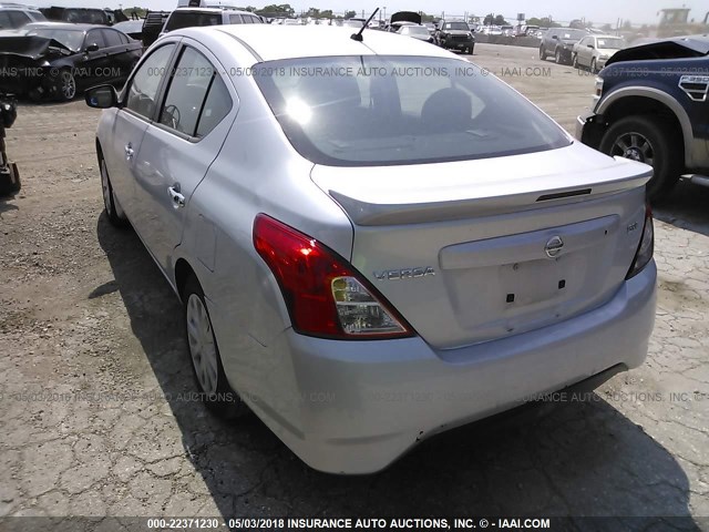 3N1CN7AP9HL867496 - 2017 NISSAN VERSA S/S PLUS/SV/SL GRAY photo 3