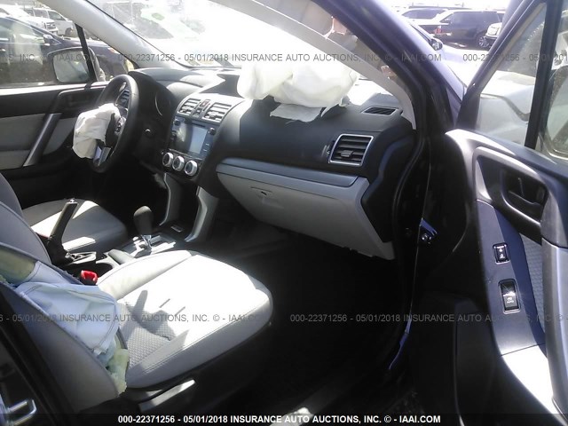 JF2SJAEC4JH409055 - 2018 SUBARU FORESTER 2.5I PREMIUM BLACK photo 5