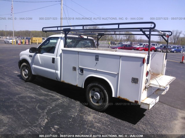 1FTNF20586EA76329 - 2006 FORD F250 SUPER DUTY WHITE photo 3