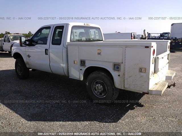 1FT7X2BT9CEA17741 - 2012 FORD F250 SUPER DUTY WHITE photo 3