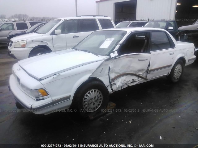 1G4AG55M0S6437095 - 1995 BUICK CENTURY SPECIAL WHITE photo 2