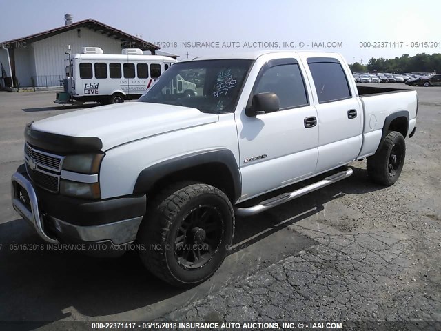 1GCHC23U65F970248 - 2005 CHEVROLET SILVERADO C2500 HEAVY DUTY WHITE photo 2